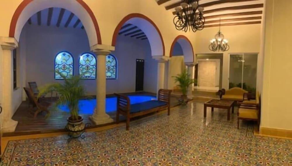 Hotel Catedral 바야돌리드 외부 사진